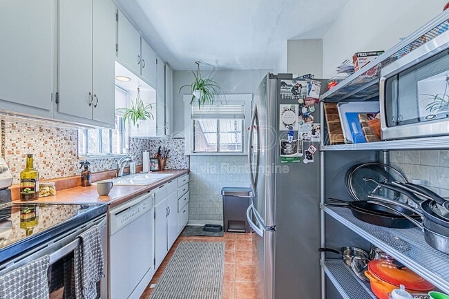 Building Photo - 555 Harrison St