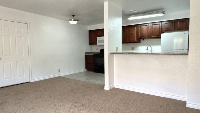 Building Photo - 4370 Sandy River Dr