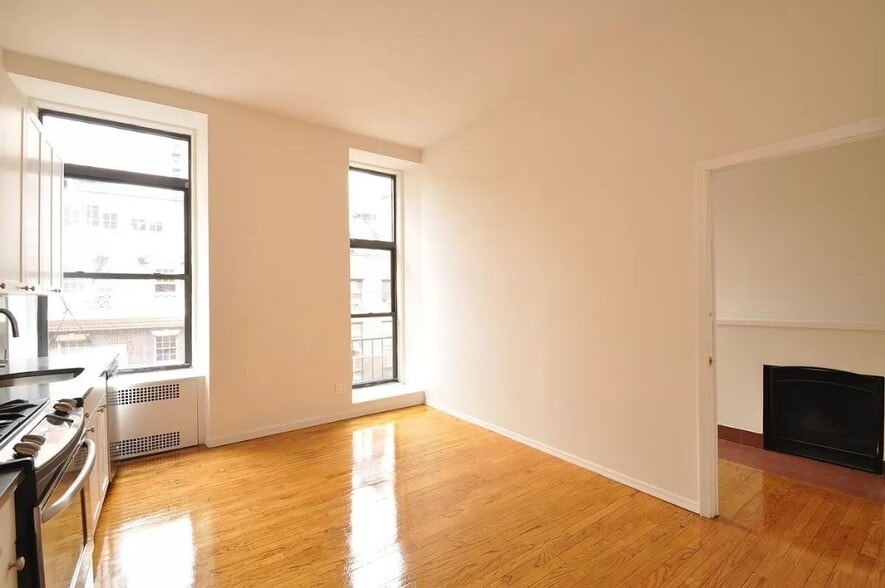Building Photo - 121 Madison Ave