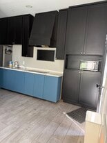 Building Photo - 285 Lilac Dr