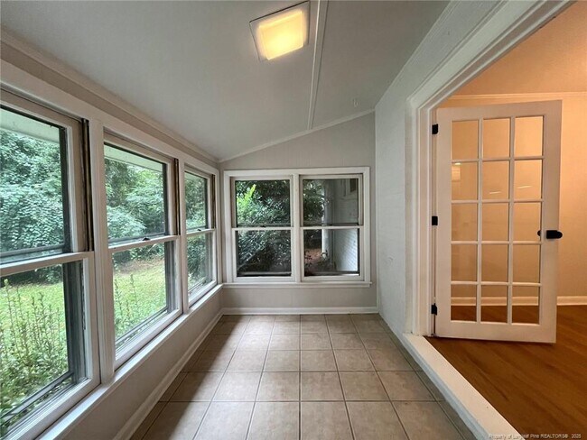 Building Photo - 1508 Thoroughbred Trail