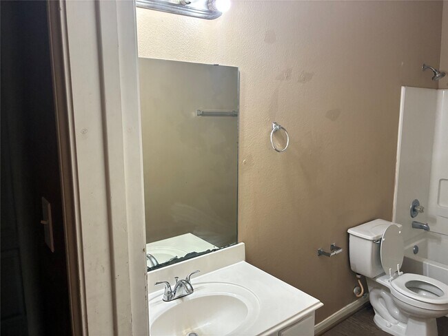 Building Photo - 6214 Channelbrook Ln