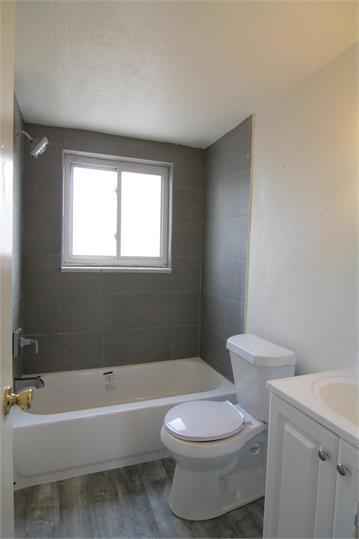 Building Photo - 3048 W Amherst Ave
