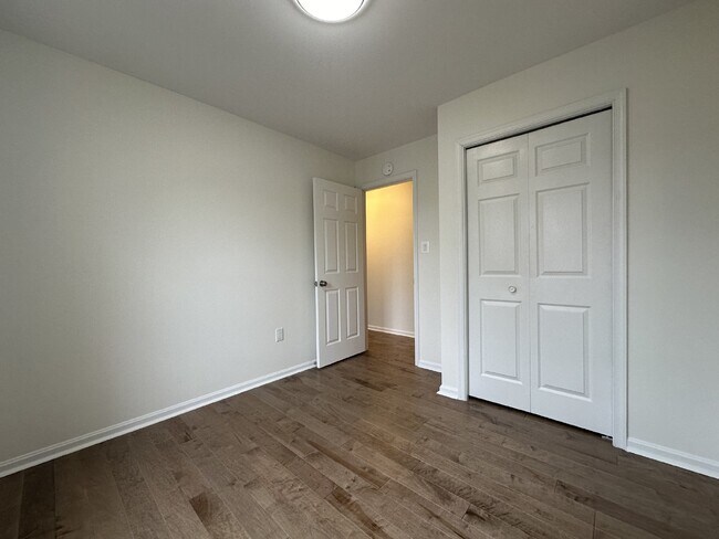 Building Photo - Townhouse with Woods Views and Community Amenities in Centreville