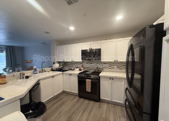 Building Photo - 1220 Nautical Way