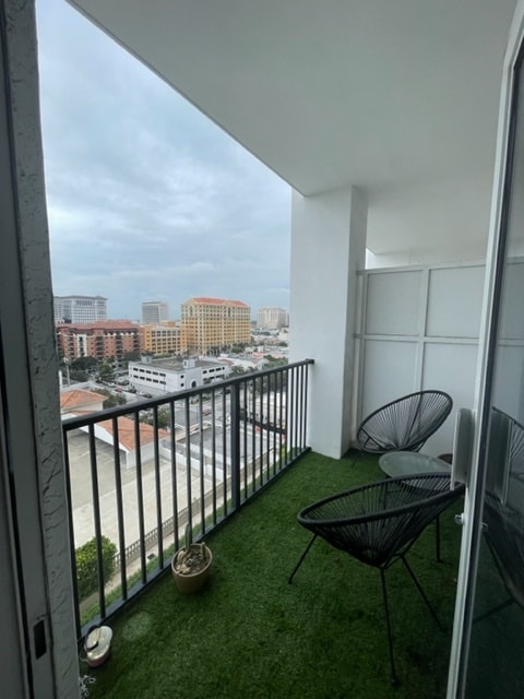 Building Photo - 10 Aragon Ave