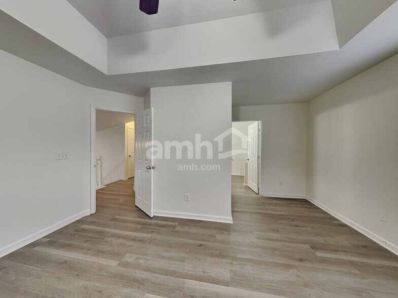 Building Photo - 25 Crossvine Way