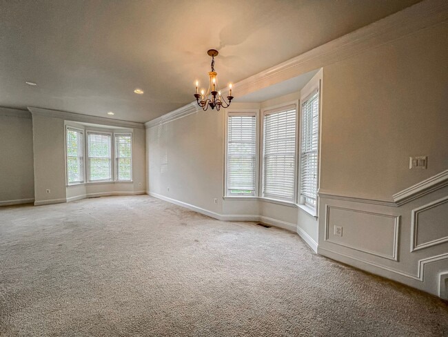 Building Photo - Huge 3 Bedroom 2.5 Bathroom Brick Townhome...