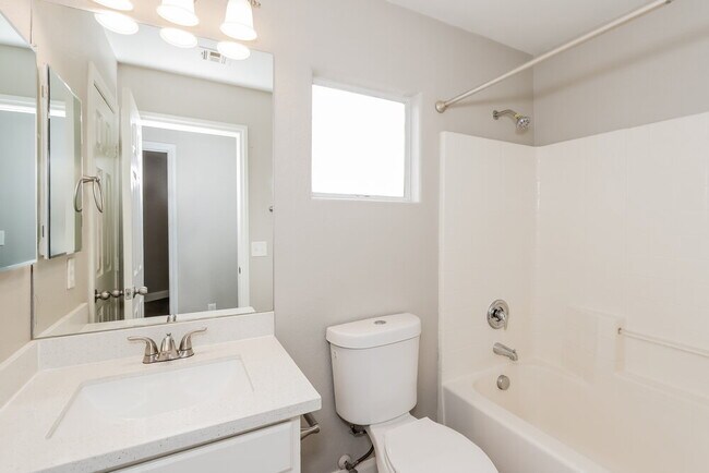 Building Photo - 10620 Congaree St