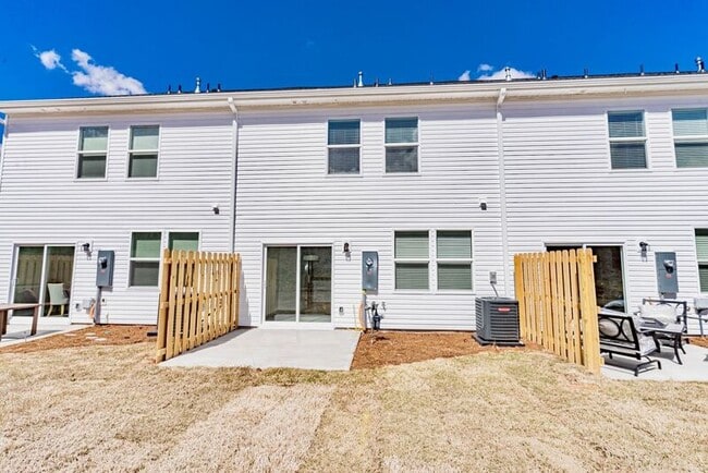 Building Photo - 227 Stone Fruit Ct