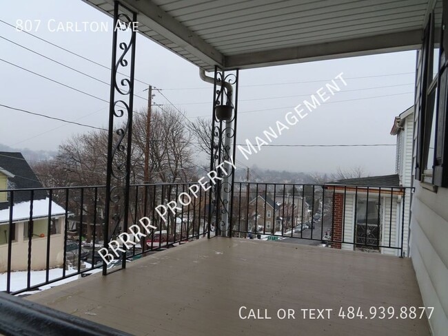 Building Photo - 807 Carlton Ave