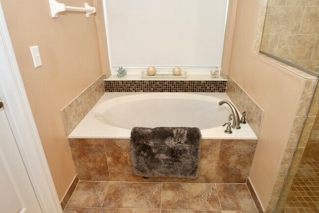 Building Photo - 5772 White Acres Ln