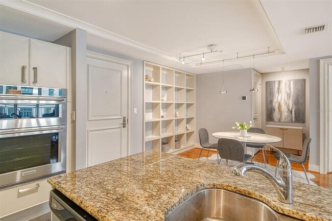 Building Photo - 1350 Main St