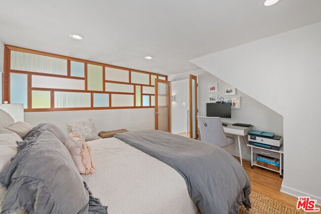 Building Photo - 843 17th St