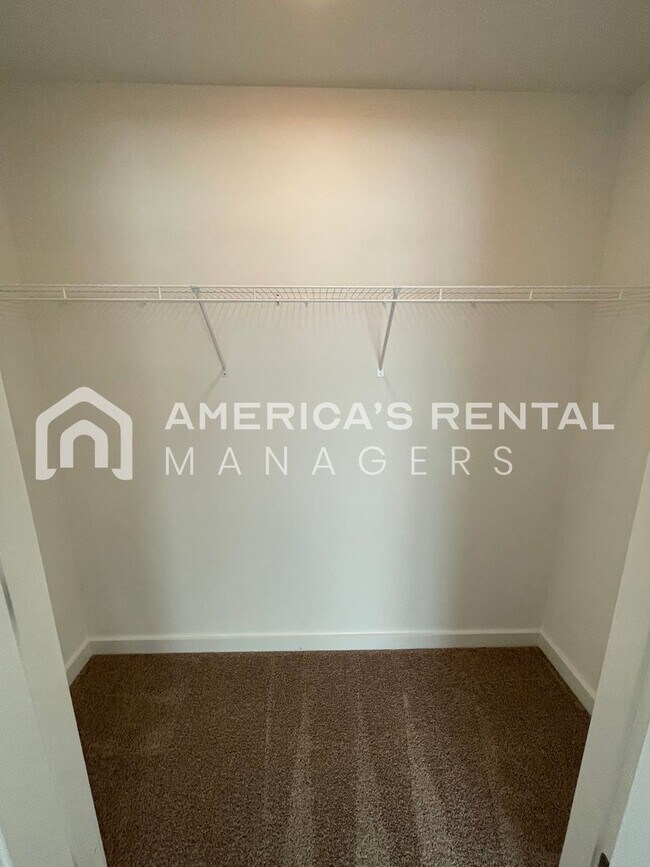 Building Photo - Home for Rent in Weaver, AL!!! Available to View Now! PRICE REDUCTION!! Sign a 13-month lease by ...