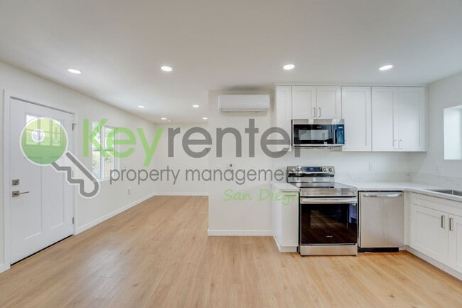 Building Photo - 2412 33rd St