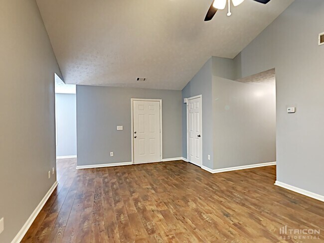 Building Photo - 5102 Meridian Lake Dr