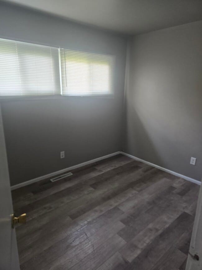 Building Photo - 3 Bedroom Slab Home with Garage