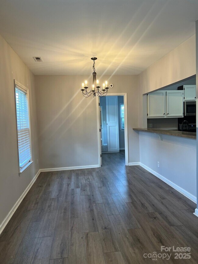 Building Photo - 3218 Selwyn Farms Ln