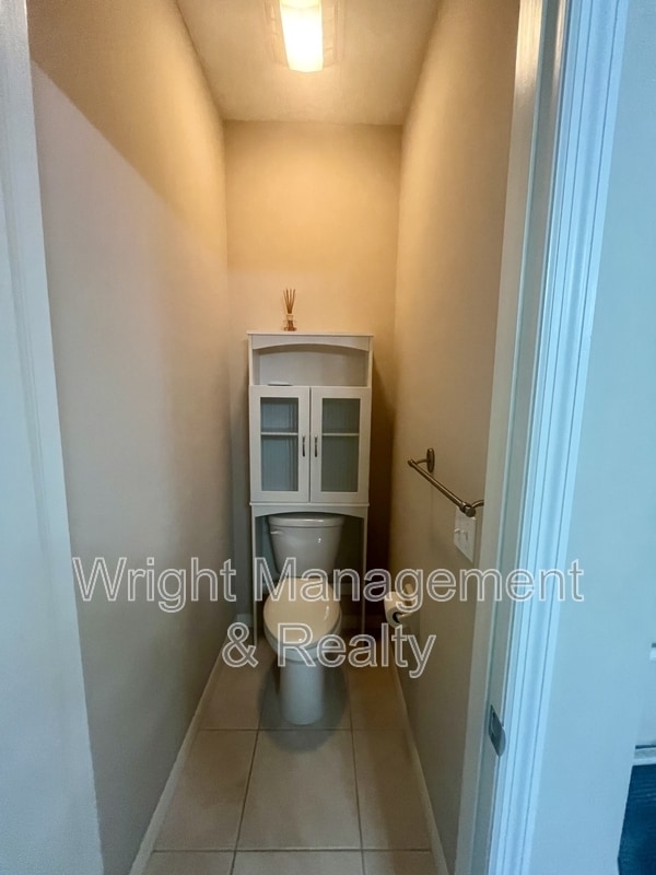 Building Photo - 6040 Sandhill Ridge Dr