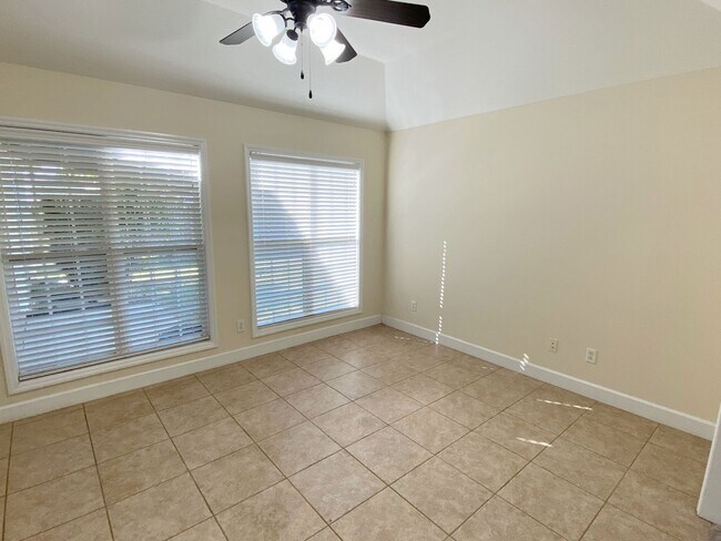 Building Photo - 4319 Autumn Ridge