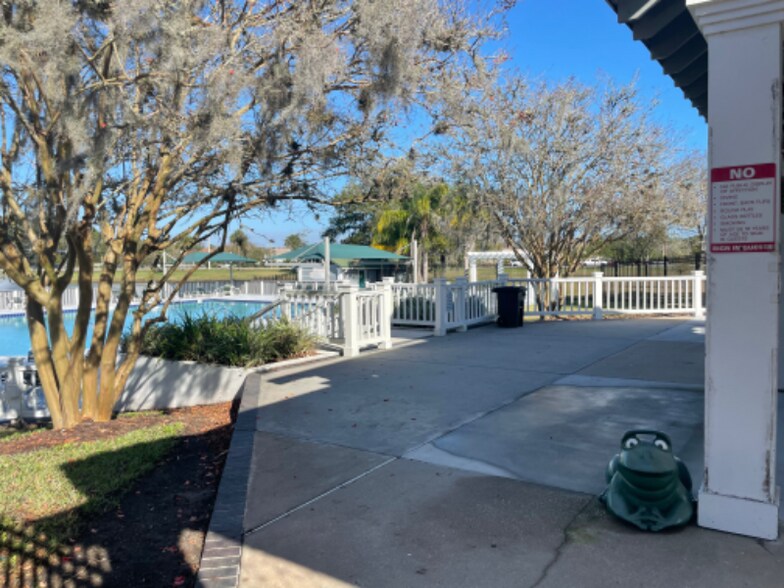 Building Photo - 1902 Ashmore Green Dr