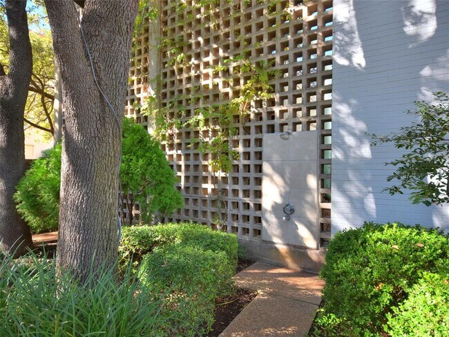 Building Photo - 1801 Lavaca St
