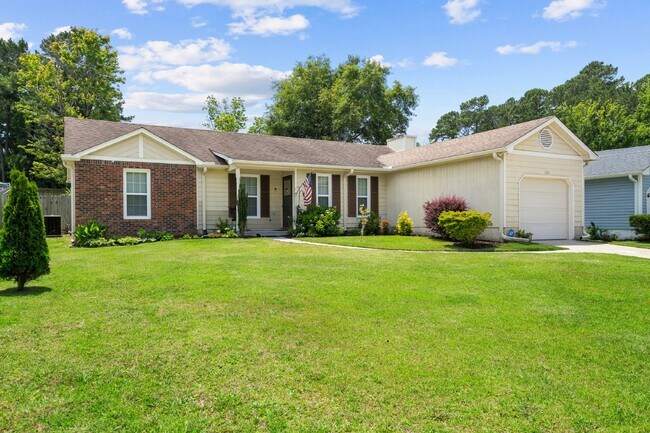 Building Photo - Close to Lejeune