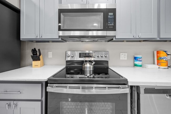 Building Photo - 2504 Ferguson Way