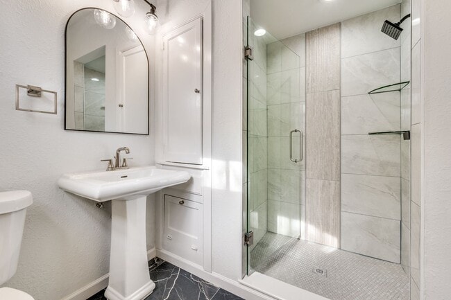 Building Photo - 4315 Gilbert Ave