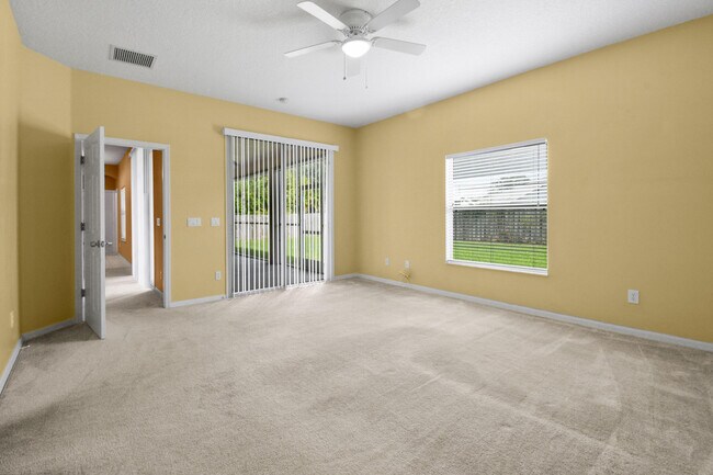 Building Photo - 6221 NW Hacienda Ln