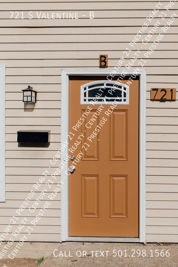 Building Photo - 721 S Valentine-B