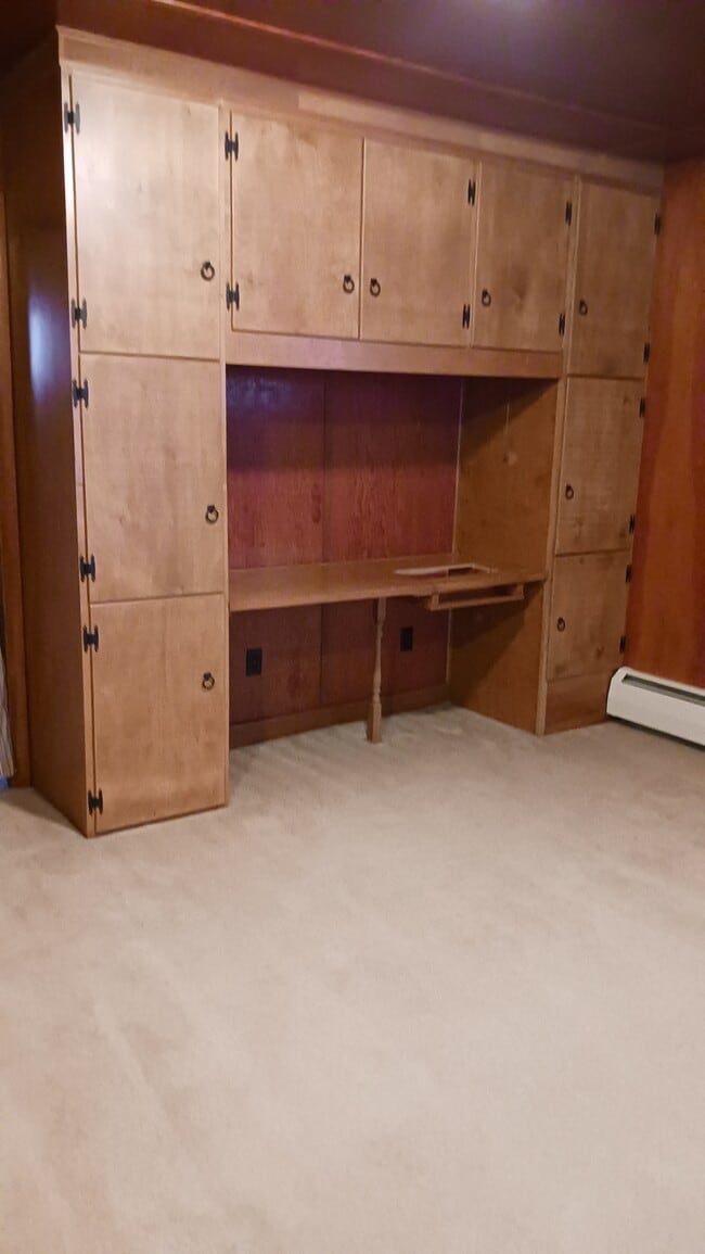 Building Photo - 109 Racehorse Dr