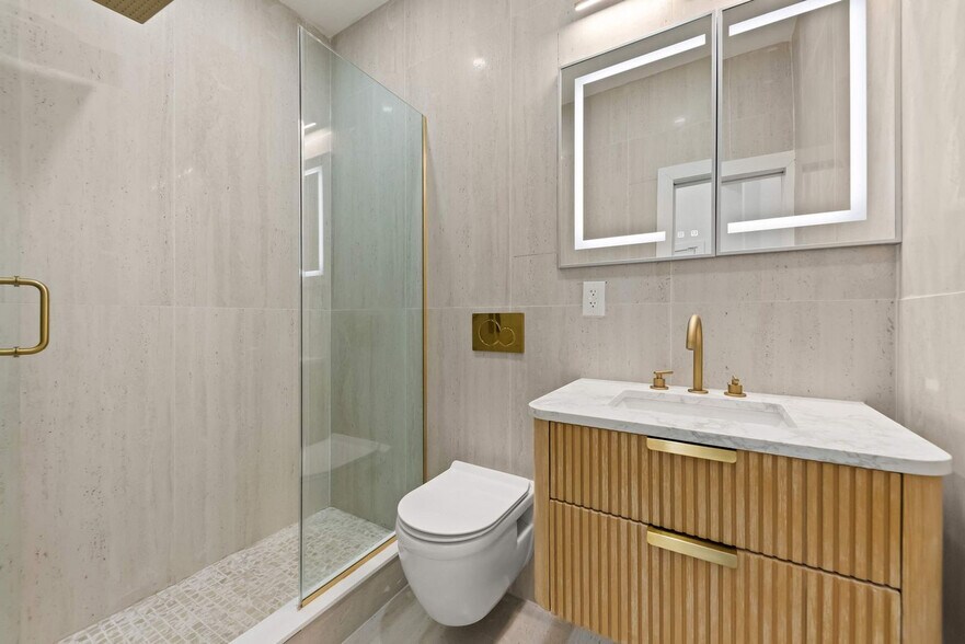 Building Photo - 19 St Marks Pl