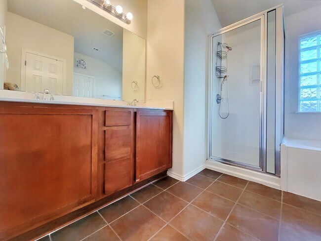 Building Photo - Beautiful 4 BR / 2 BA Home for Rent in Austin