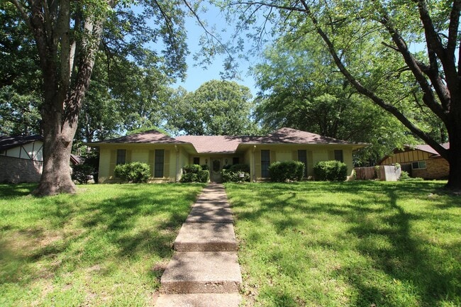 Building Photo - Almost Ready! Beautiful 3 bedroom 2 bath h...