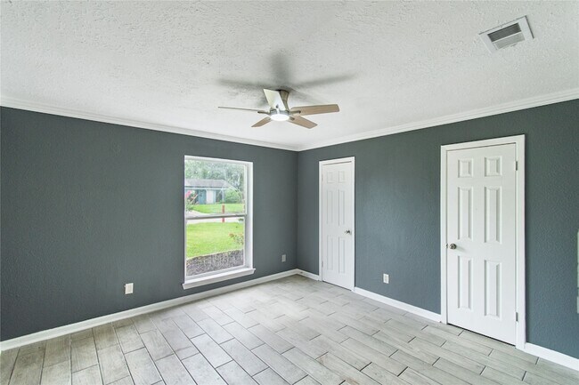 Building Photo - 12906 Southspring Dr