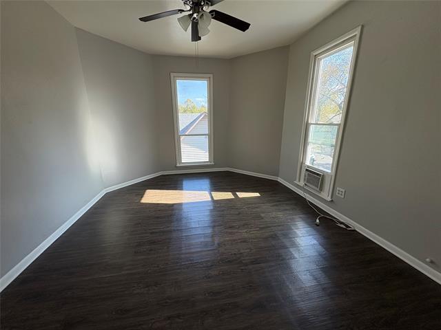 Building Photo - 715 W Day St