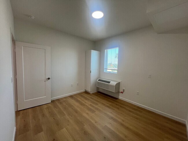 Building Photo - 2900 S Orange Dr
