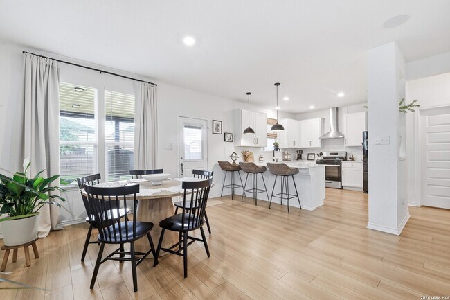 Building Photo - 14454 Calaveras Cv