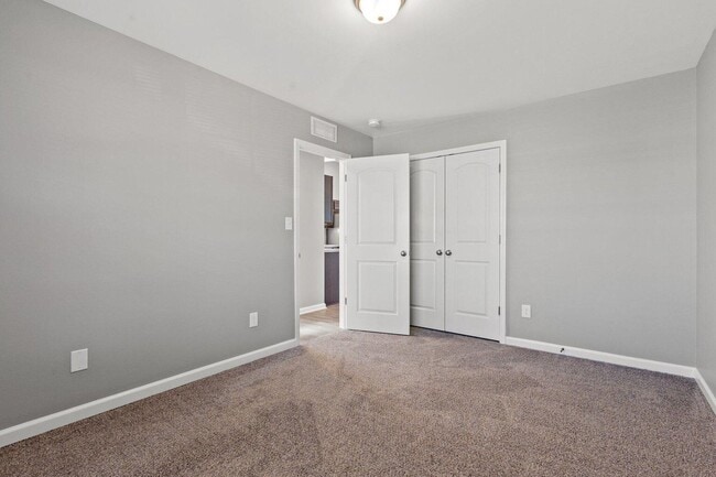 Building Photo - 105 Tyler Way