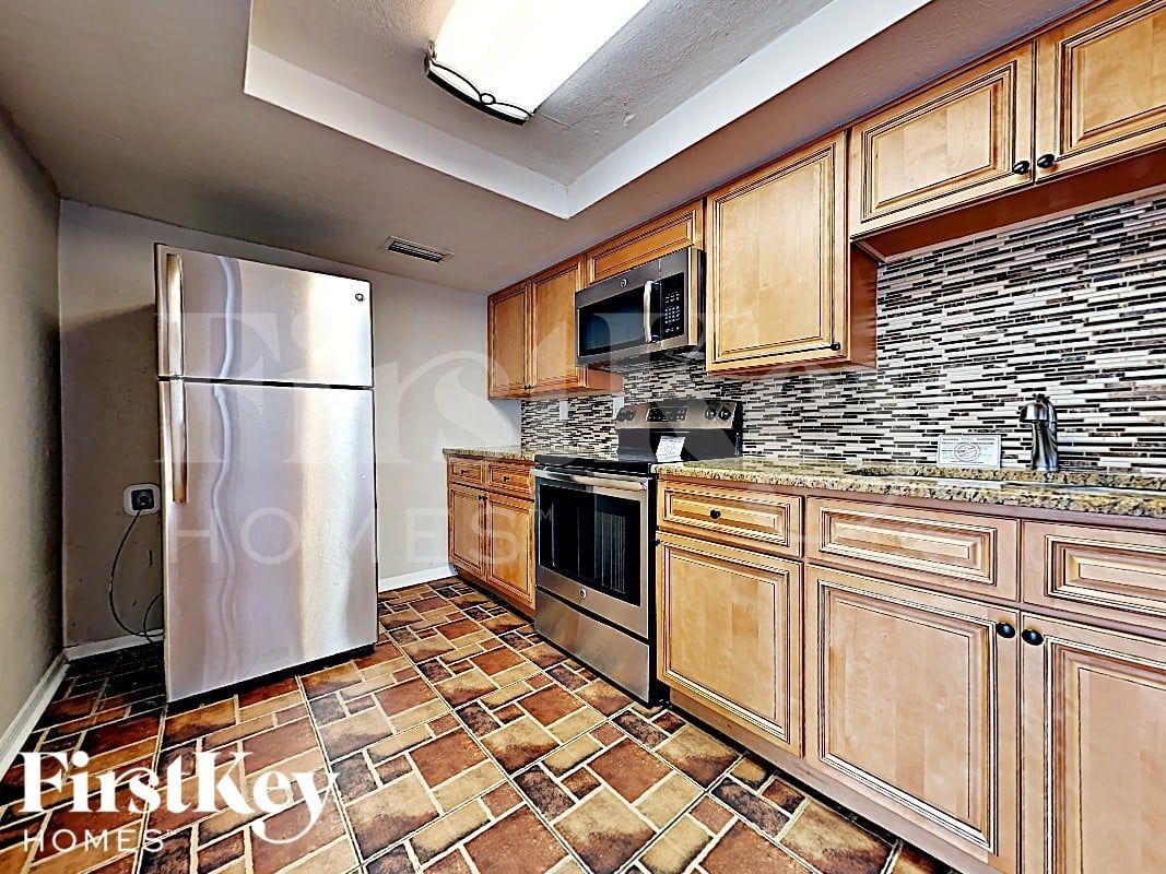 Building Photo - 9220 Lido Ln
