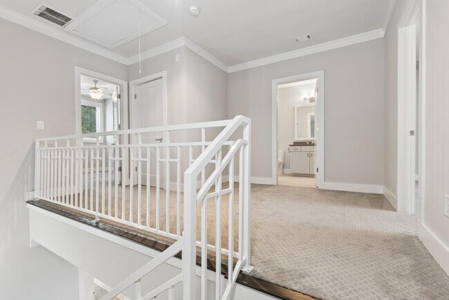 Building Photo - 2974 Hermance Dr NE