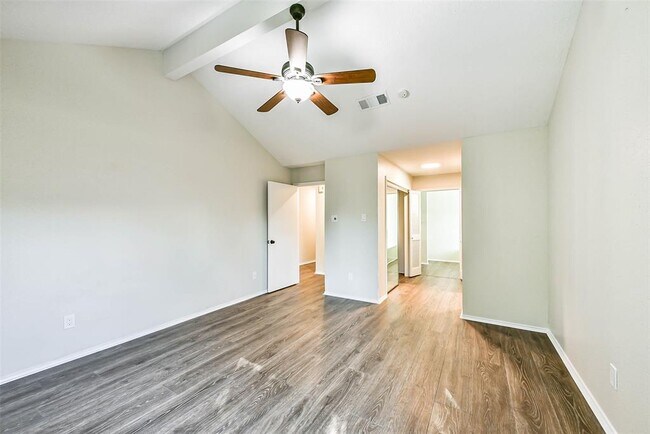 Building Photo - 22630 Round Valley Dr