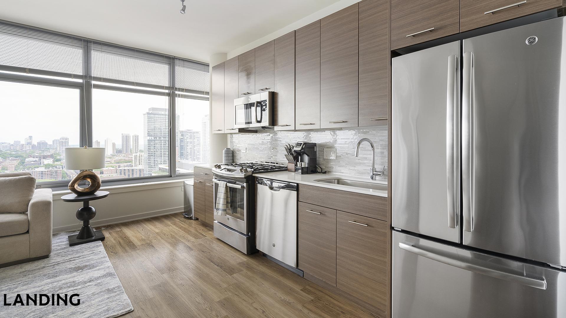 Building Photo - 347 W Chestnut St