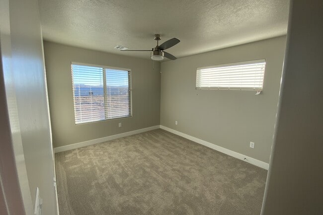 Building Photo - 463 N 480 W