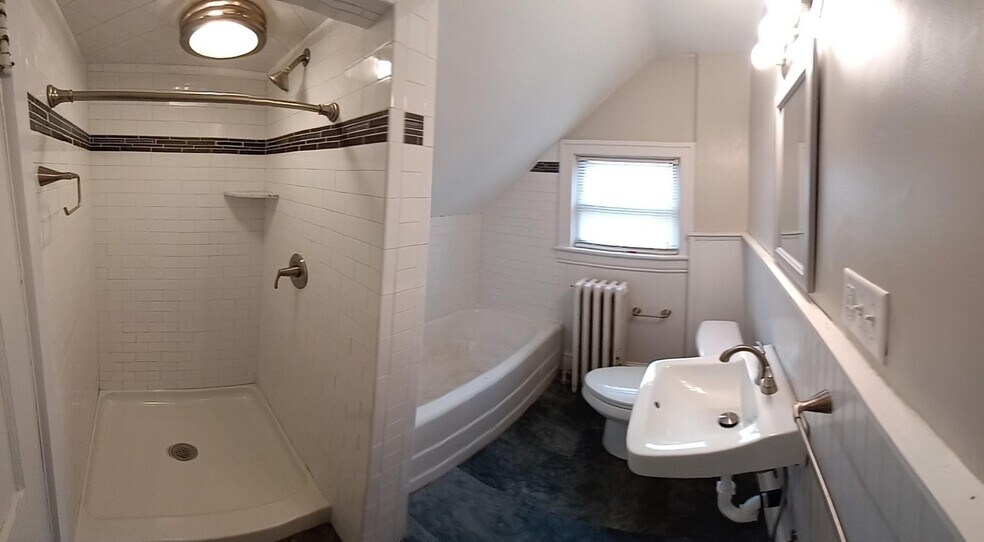 Upper Bathroom - 1722 Chapman Ave SW