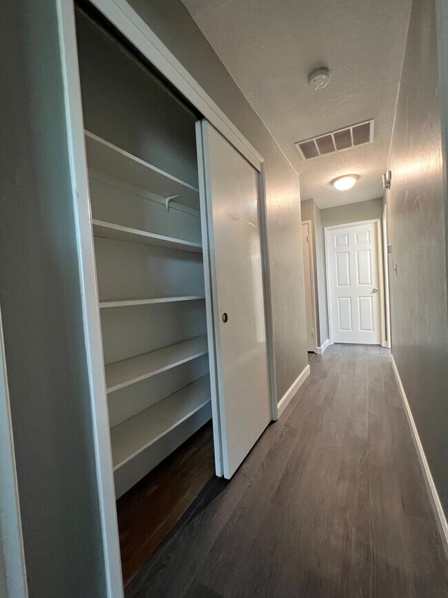 Building Photo - 3214 Harbour Dr