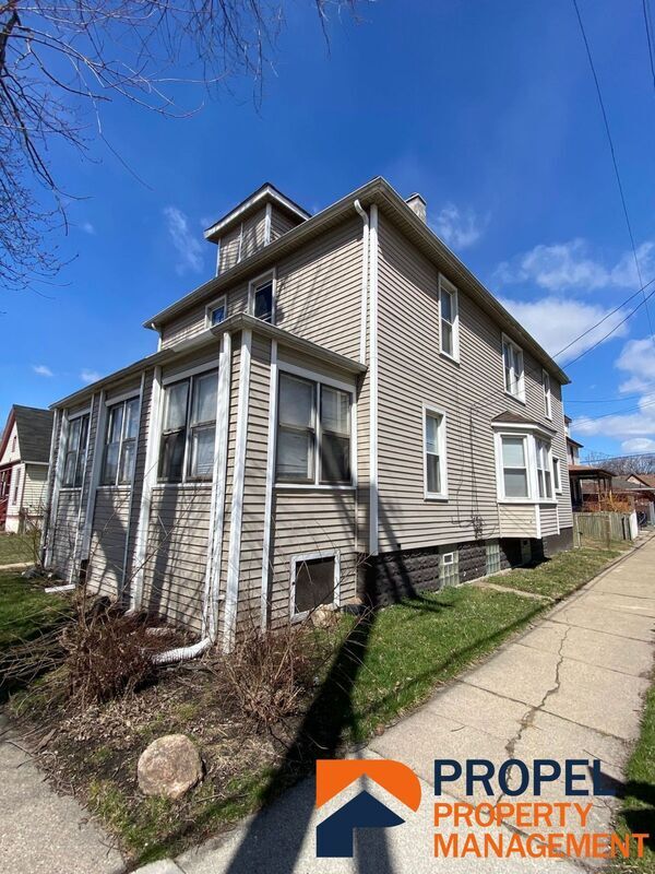 Primary Photo - 97 Batavia St
