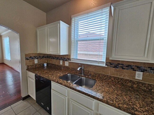 Building Photo - Spacious & Inviting 6-Bedroom Cedar Hill Home – Perfect for Your Next Move